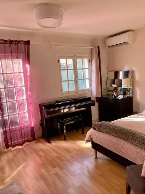 Provencal House, Sea Side, Private Parking *