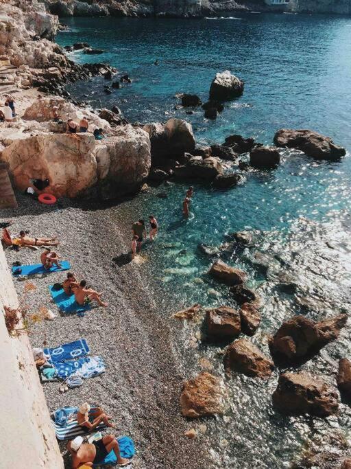 Provencal House, Sea Side, Private Parking Holiday home