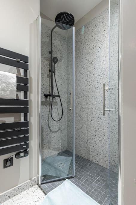 La Croix - Old Town Modern Apartment - 2 Bedrooms *