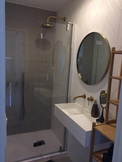 Apartment Lovely Refurbished Nice