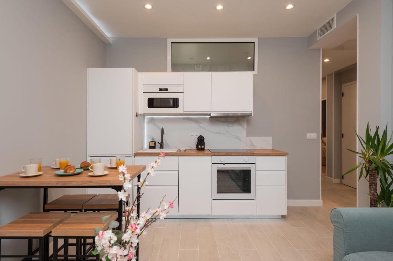 Modern - Promenade Des In Apartment Nice