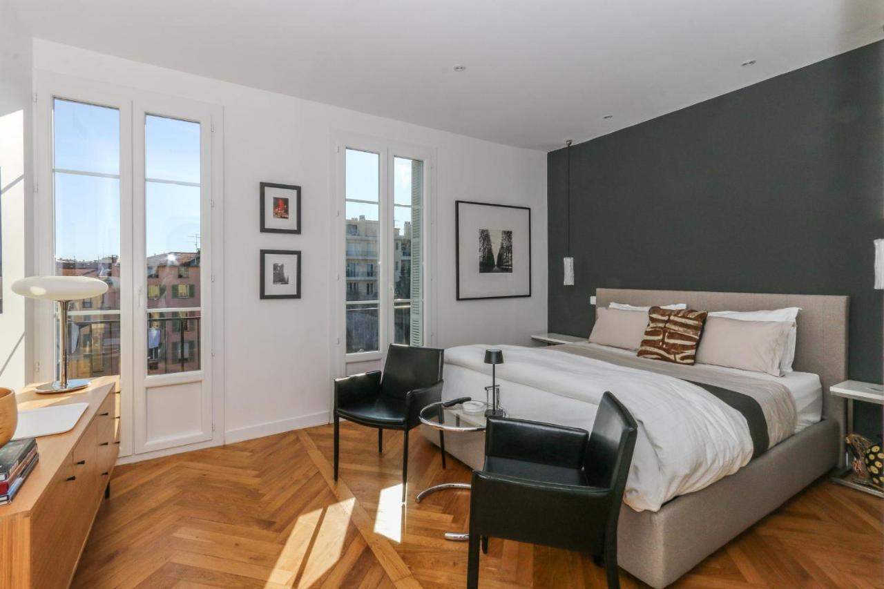 Modern Walking Distance To Beach In Carre D'or *