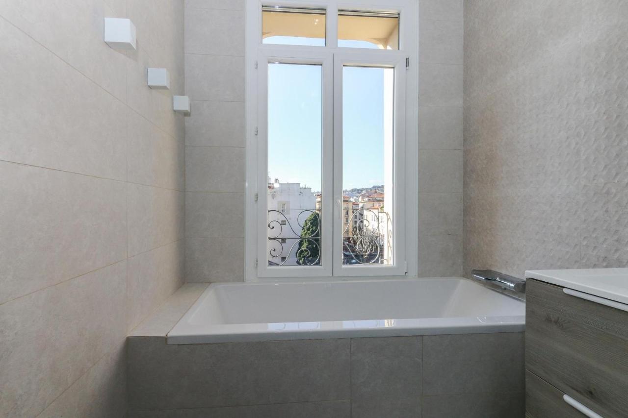 Modern Walking Distance To Beach In Carre D'or Apartment Nice
