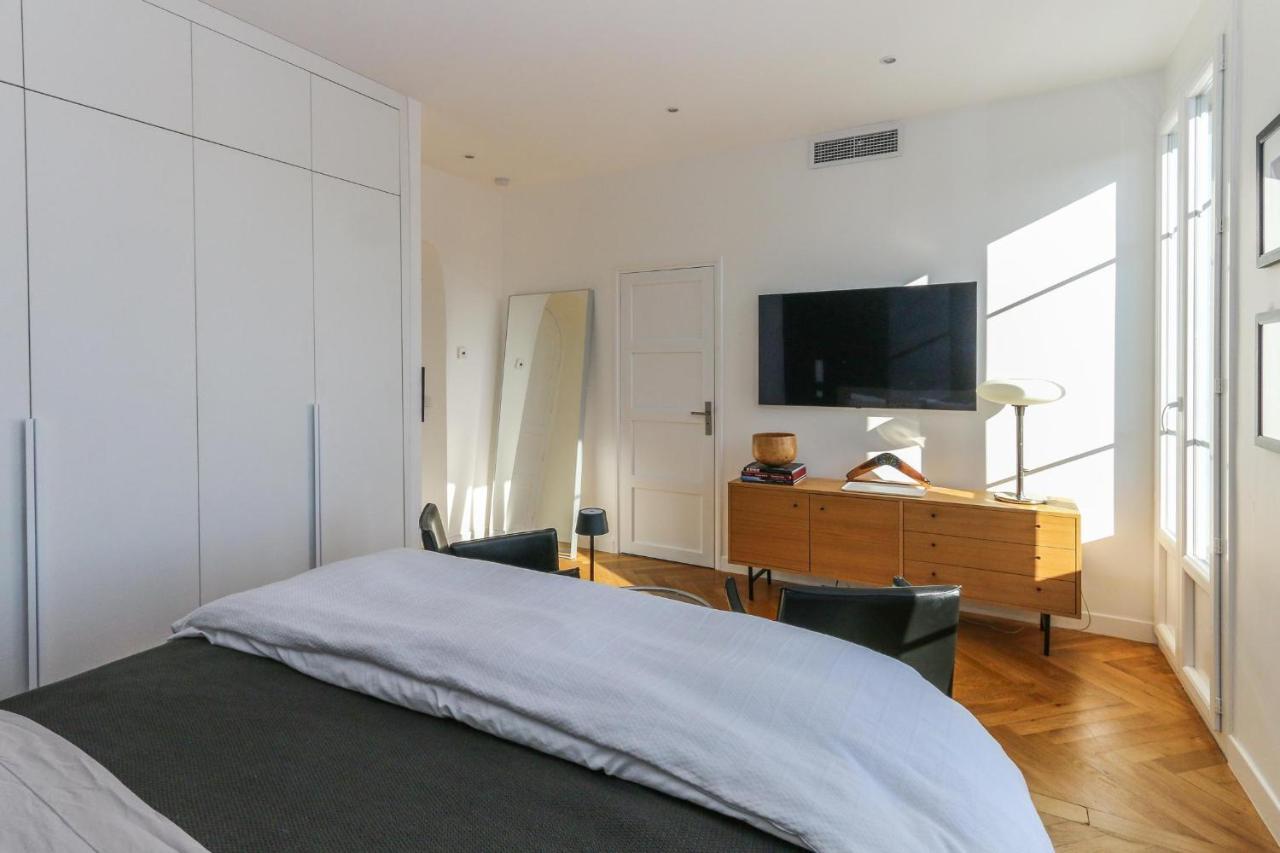 Modern Walking Distance To Beach In Carre D'or *