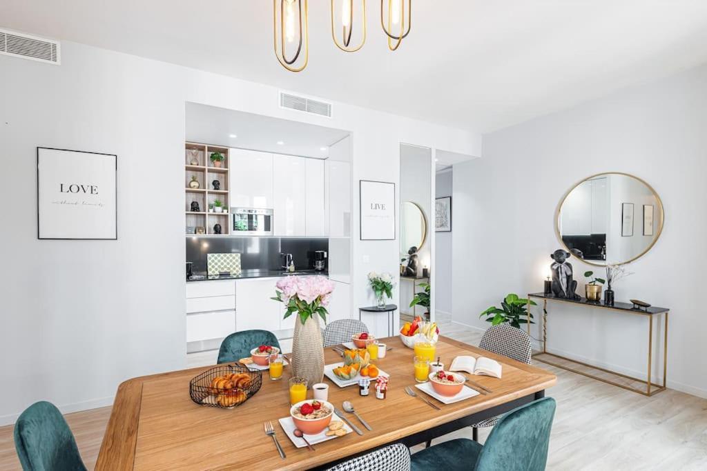 Gesu - 2 Bedroom In Old Town - Gesu Square Apartment *
