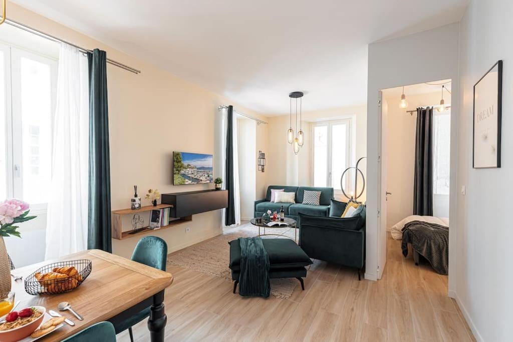 Gesu - 2 Bedroom In Old Town - Gesu Square Apartment *
