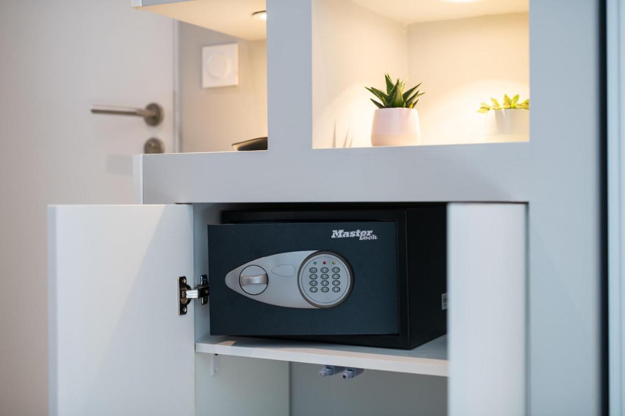 Modern - Promenade Des In * Nice