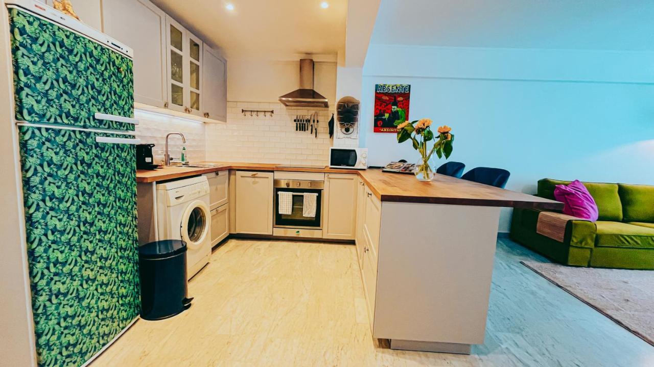 Elegant, Spacious, Central Nice