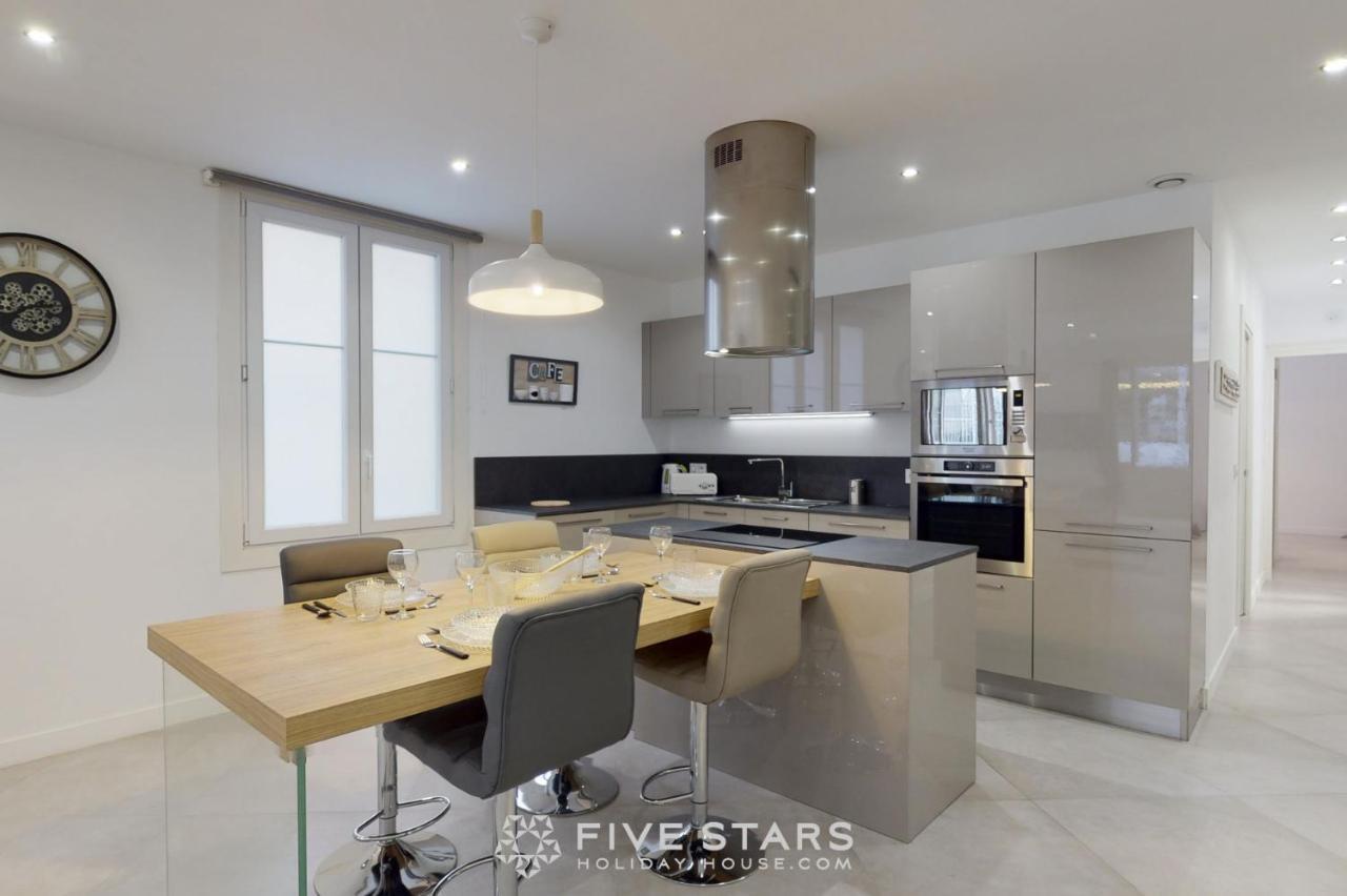 Grand Promenade Five Stars House *