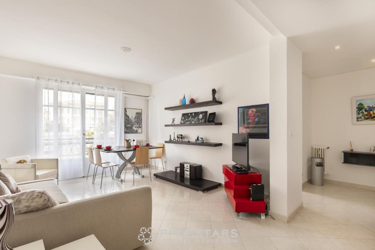 Apartment Flora Five Stars House *