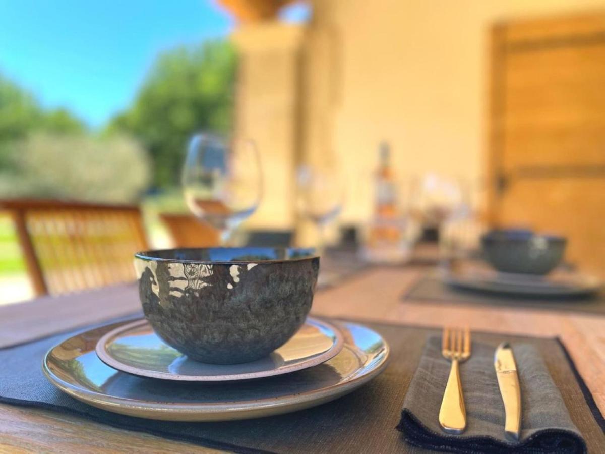 Exotic 4 Bedroom Near Aix En Provence Villa *