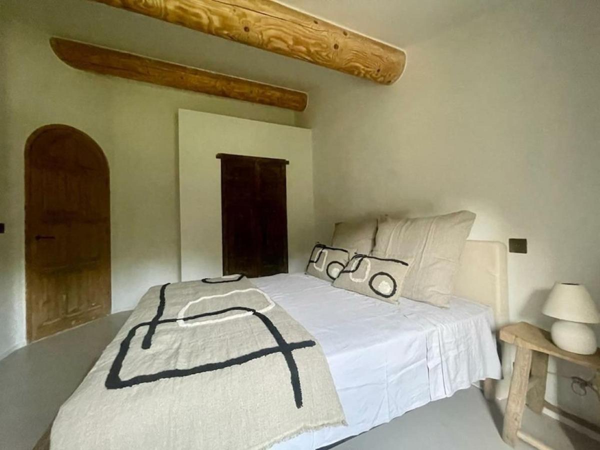 Exotic 4 Bedroom Near Aix En Provence *