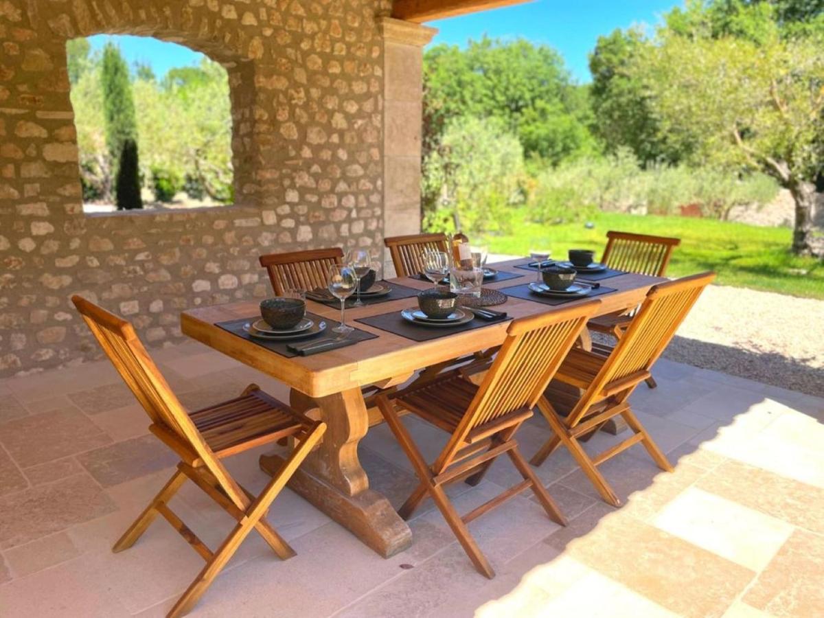 Exotic 4 Bedroom Near Aix En Provence Villa