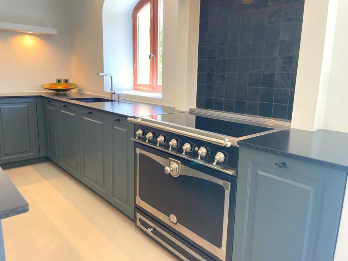Exotic 4 Bedroom Near Aix En Provence Villa