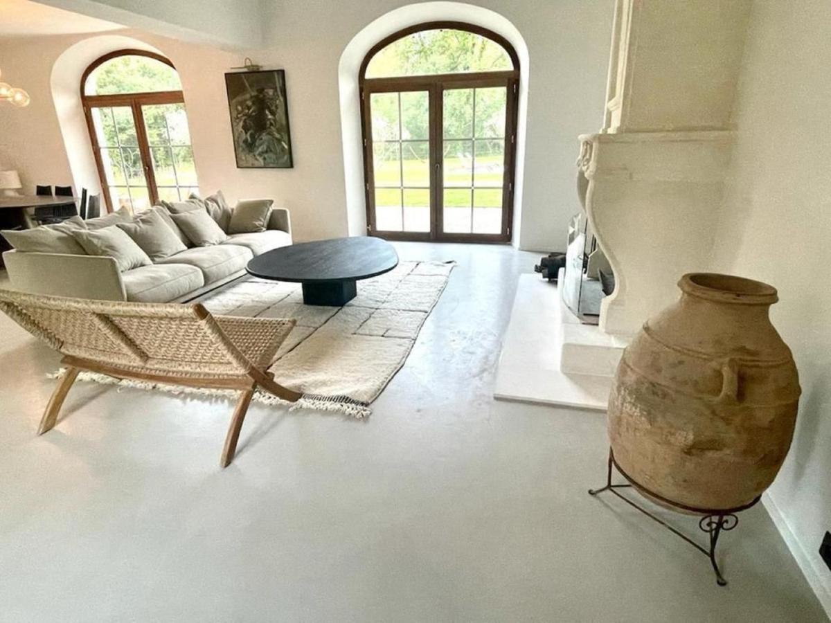 Exotic 4 Bedroom Near Aix En Provence * Nice