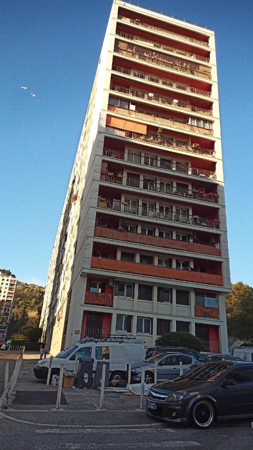 Private In Renovated - Tram 1 Min Walk