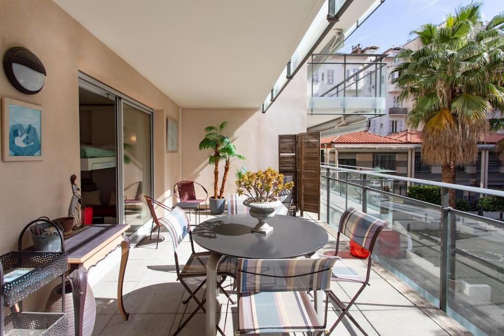 L18 Parking Terrace Ac 10mins Walk To Beaches Nice