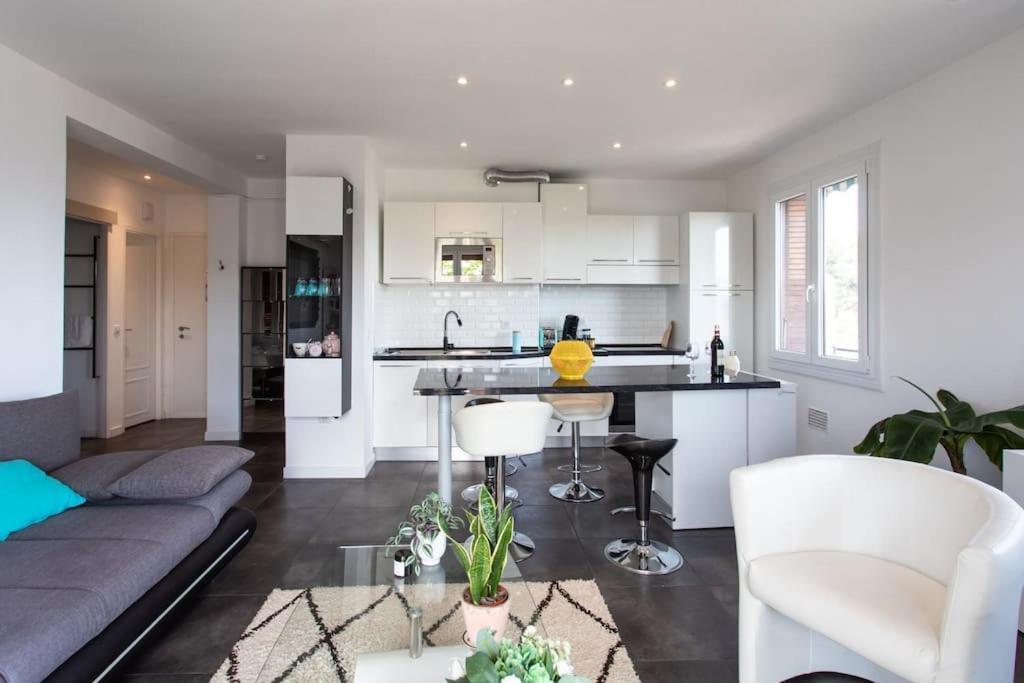 L27 2p Jasmins Sea View Parking & Ac Apartment *