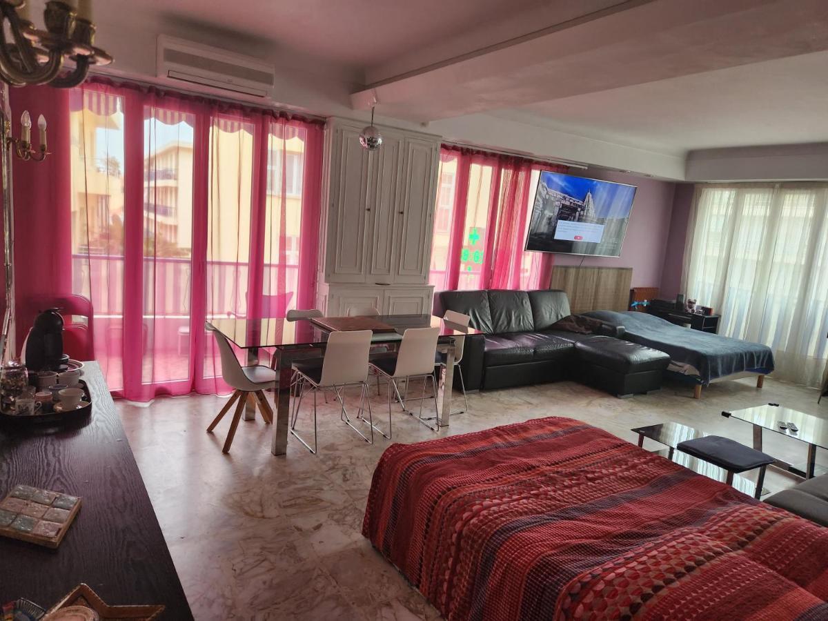 Apartment Big 140m2 5min Walk To Sea &promenade 3 Double Rooms,big Living 42m2, 3 Showers,9 Beds, Free Parking