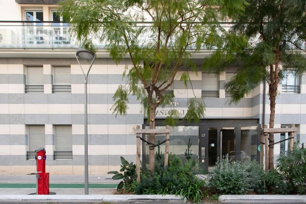 L18 Parking Terrace Ac 10mins Walk To Beaches *