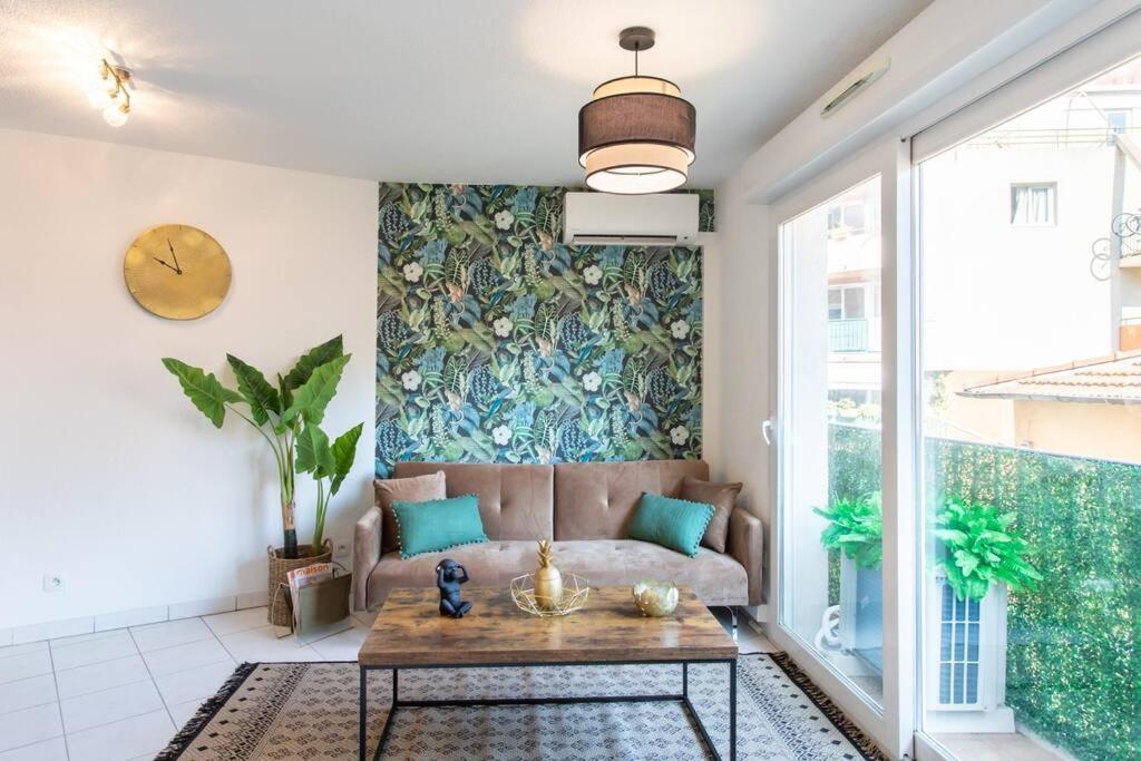 L44 1bdr Flat 10mins Walk To Port/balcon, Parking, Ac Apartment *