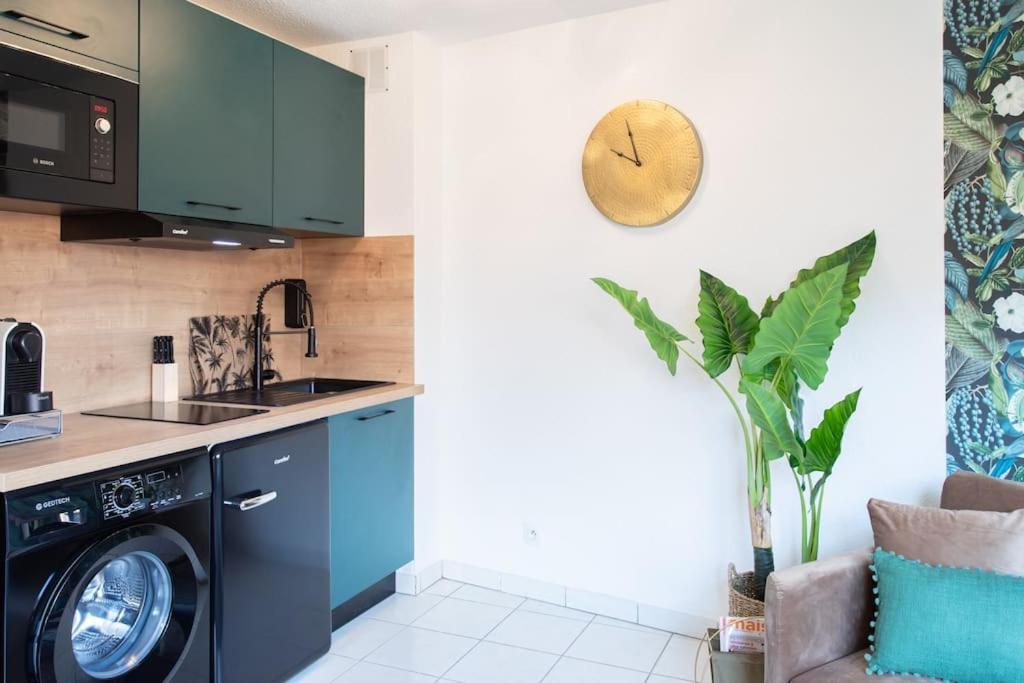 L44 1bdr Flat 10mins Walk To Port/balcon, Parking, Ac Apartment Nice