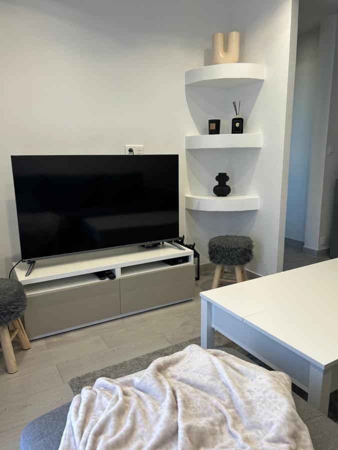 2 Pieces Apartment *