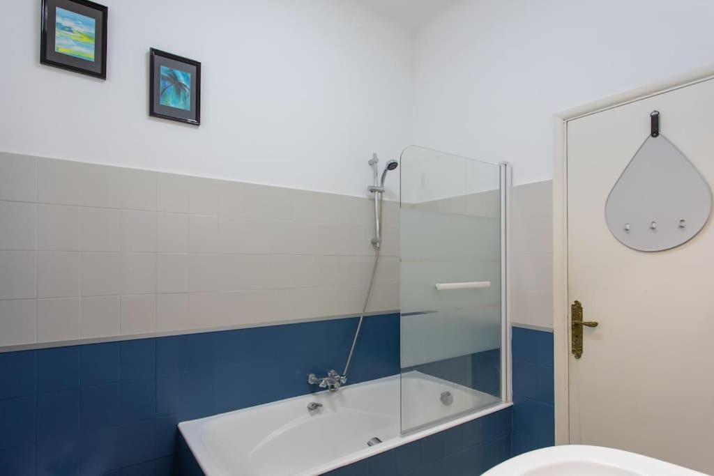 L14 2p Promenade Vue Climatise, Spacieux/ Balcon Apartamento