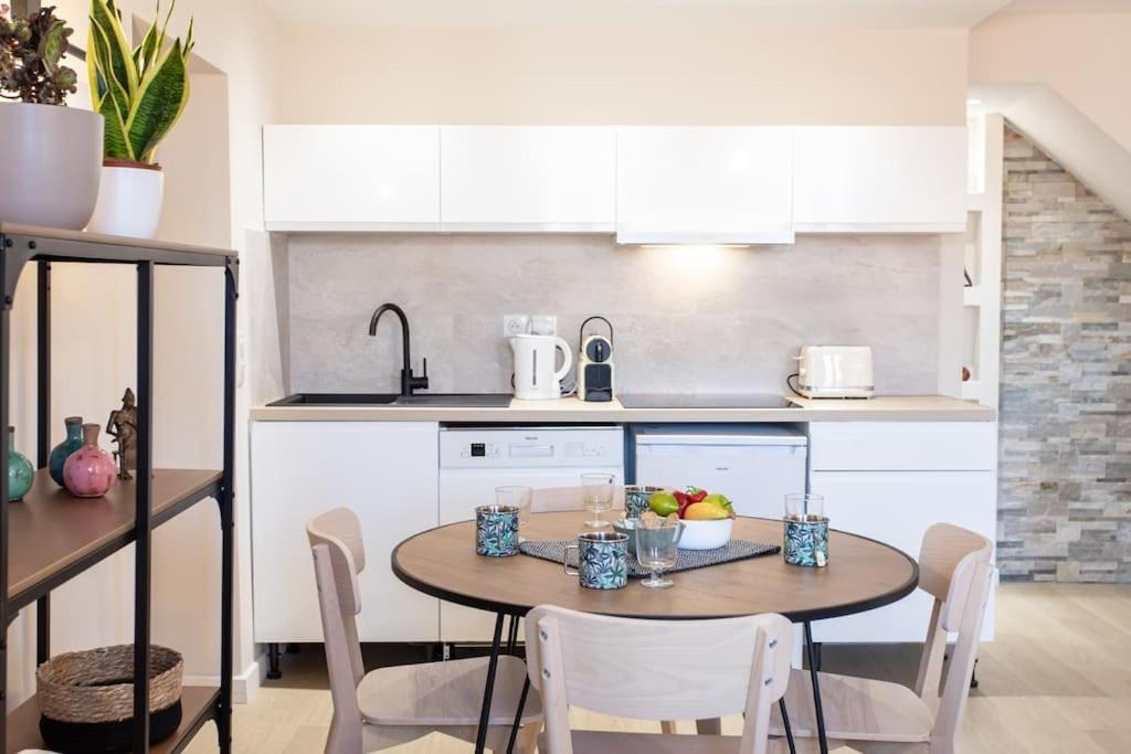 L16 Malonat Vieux 1 Min Mer/ 2 Chbres & Ac Apartment Nice