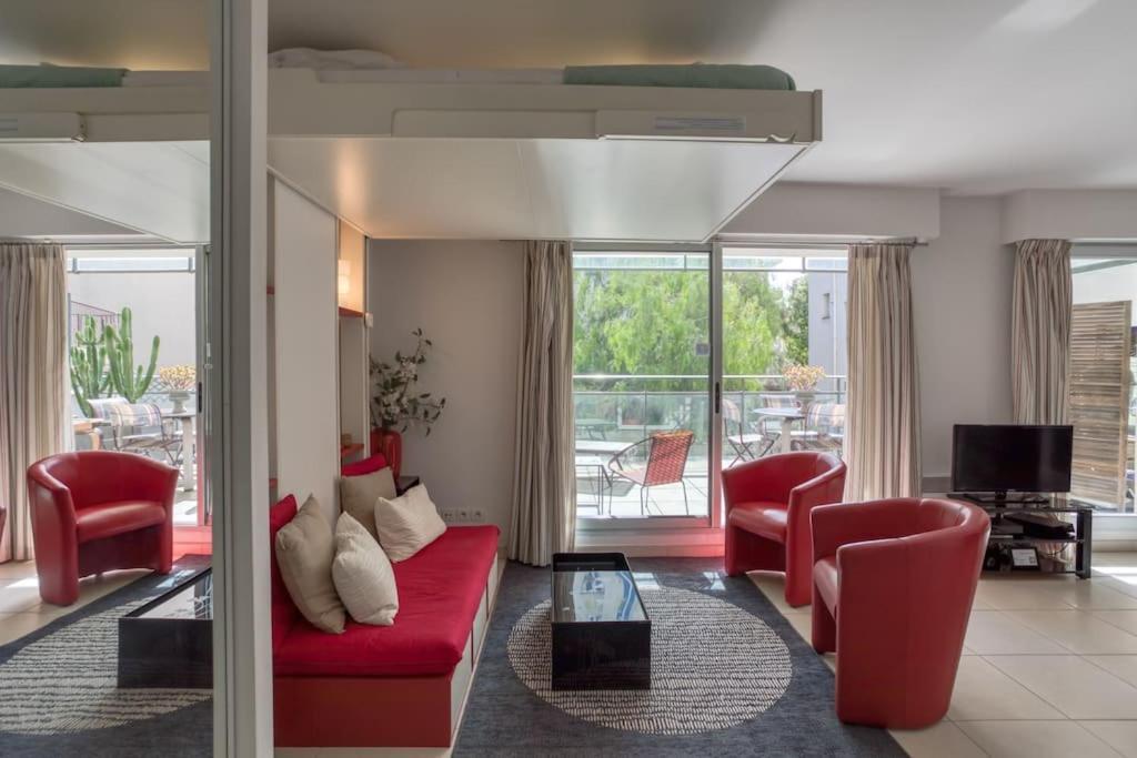 L18 Parking Terrace Ac 10mins Walk To Beaches * Nice