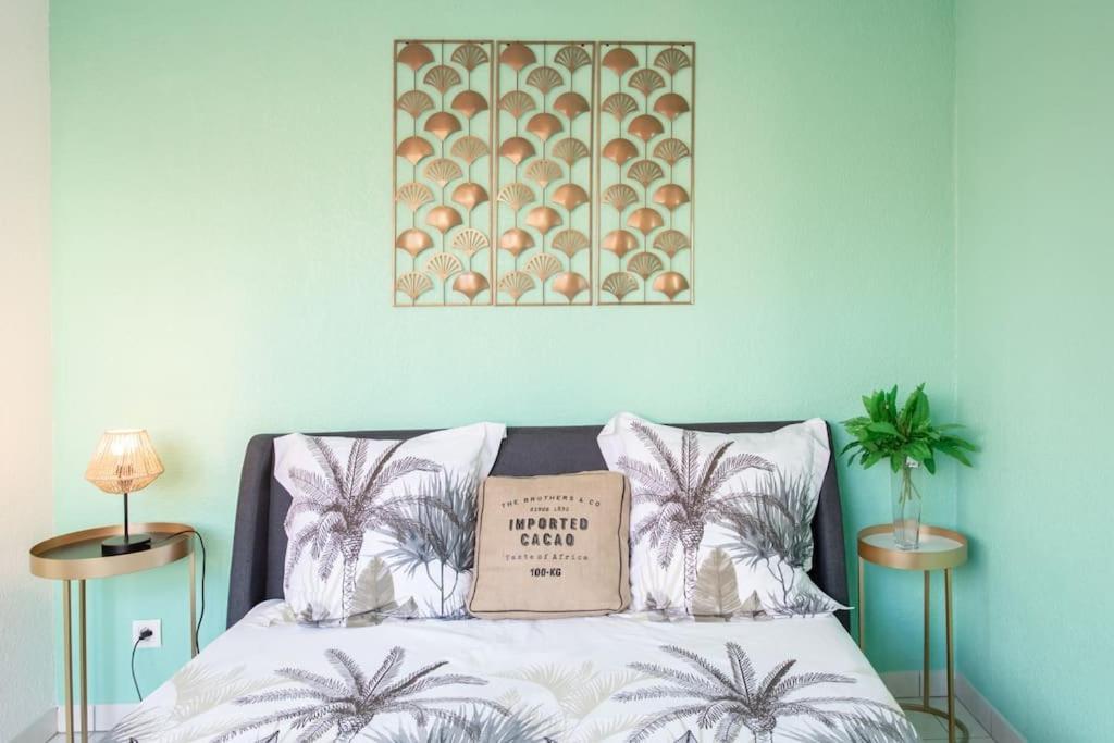 L44 1bdr Flat 10mins Walk To Port/balcon, Parking, Ac *