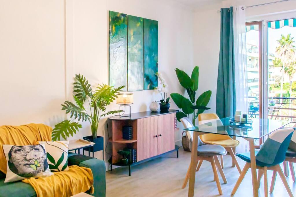 L45 St Marguerite Sea View/ Balcon, Parking Wifi Apartment