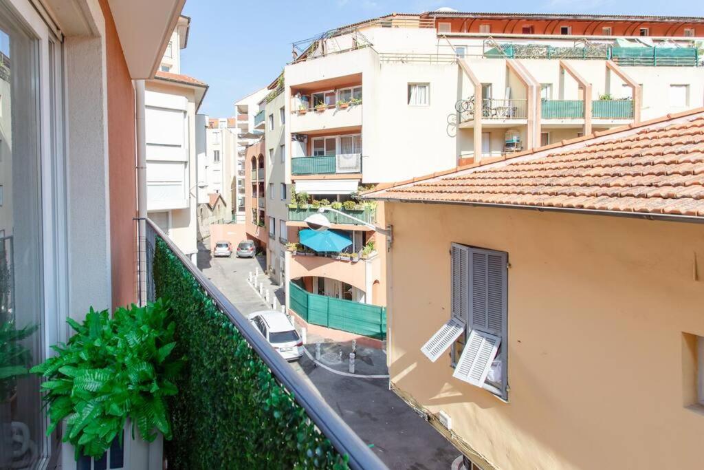 L44 1bdr Flat 10mins Walk To Port/balcon, Parking, Ac Apartment *