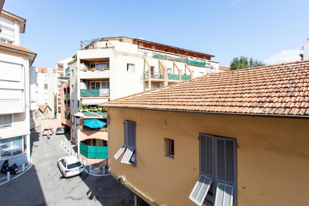 Apartment L44 1bdr Flat 10mins Walk To Port/balcon, Parking, Ac *