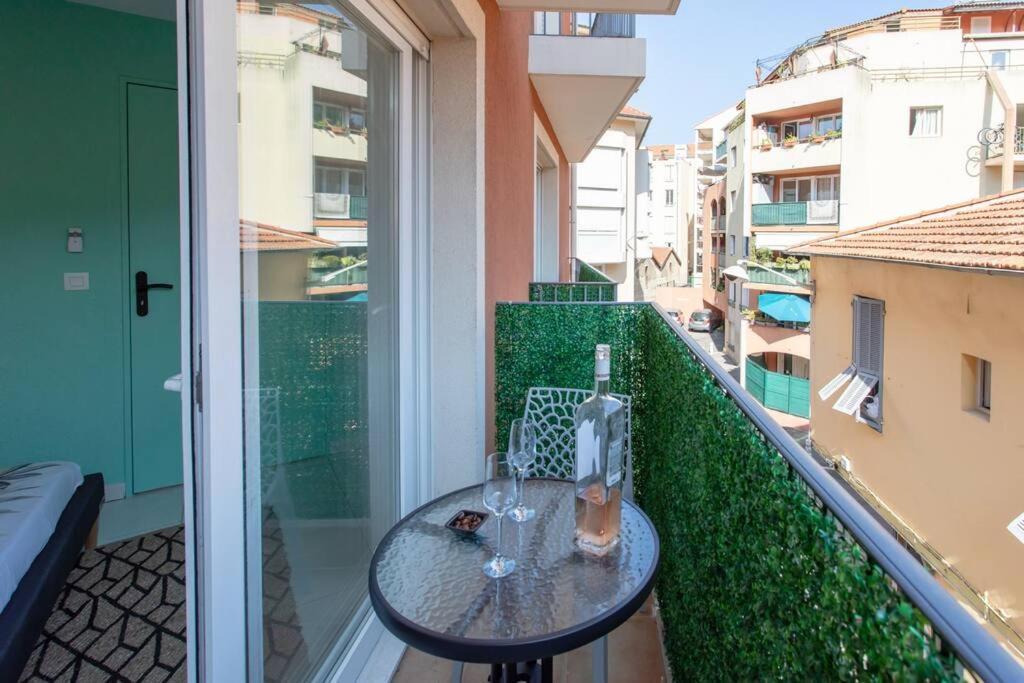 L44 1bdr Flat 10mins Walk To Port/balcon, Parking, Ac Apartment