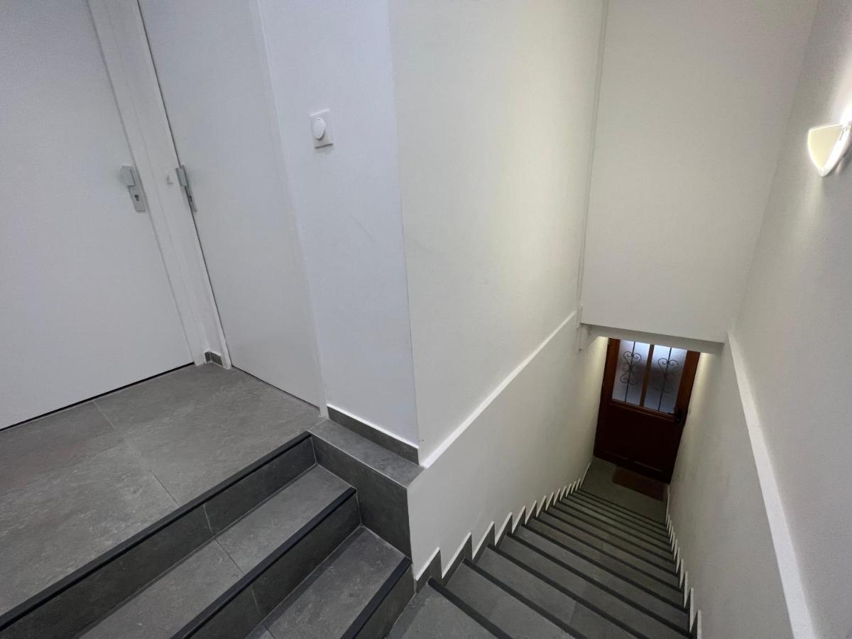 La Cour Du Centre Apartment *