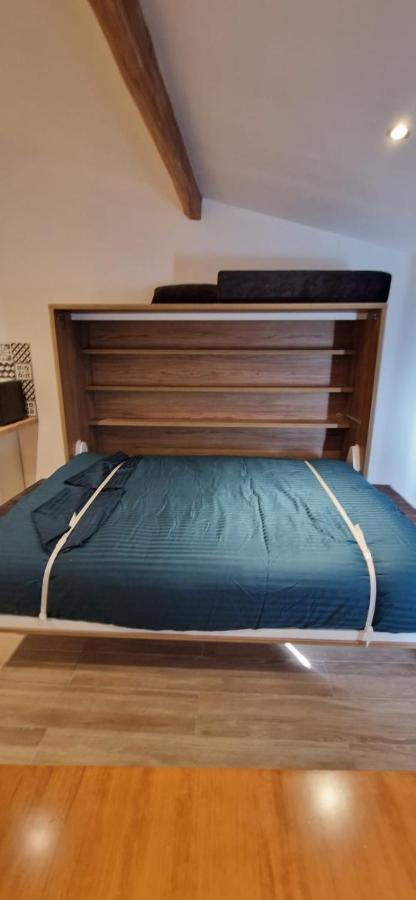 Vieux A 2min De La Apartment *