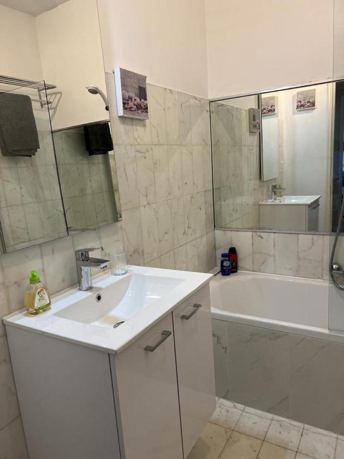 Appartement Grand H -f2, Face Vieux- Nice, Terrasse, Ascenseur, Climatisation, Terrace - Center