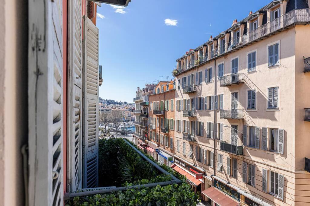 Philibert - Traditional Apart With Historical Fresco Nice