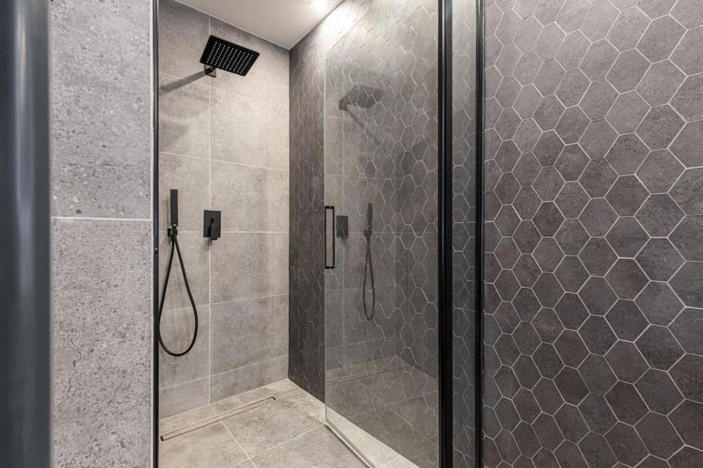 Philibert - Traditional Apart With Historical Fresco Nice