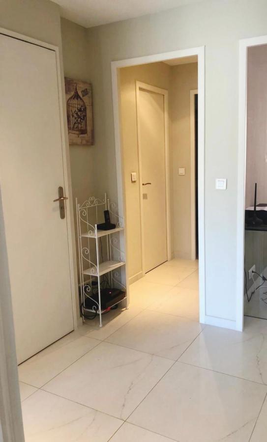 Apartment Luxurious Near The Airport
