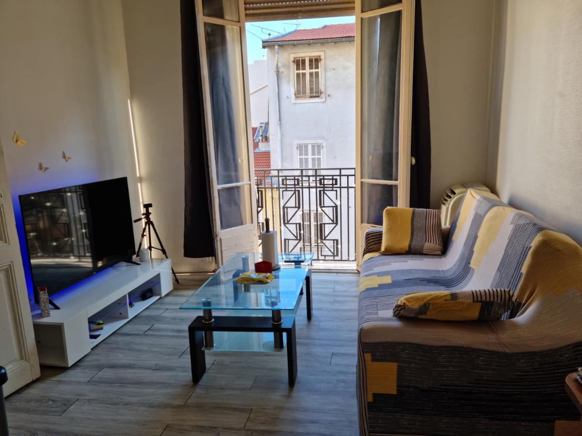 Guest house Chambre Privee Dans Un *