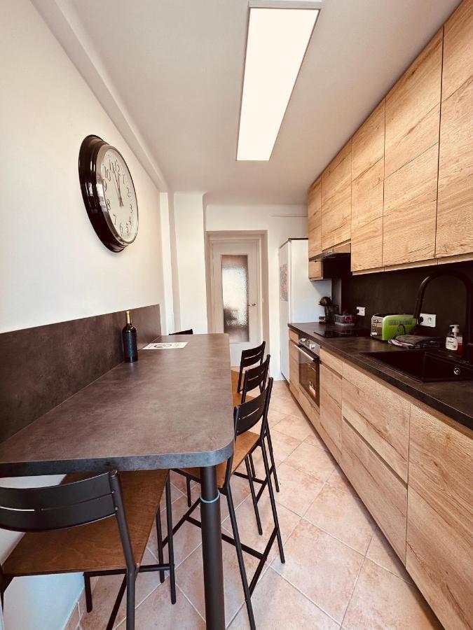 The Nice: Cozy 3-room Airport Getaway * Nice