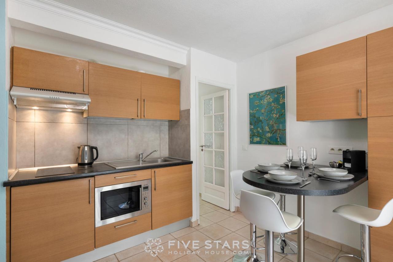 Miami Five Stars House