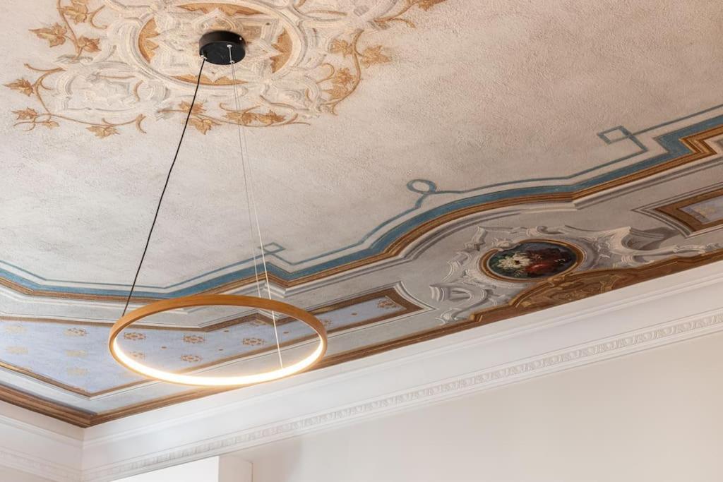 Philibert - Traditional Apart With Historical Fresco * Nice