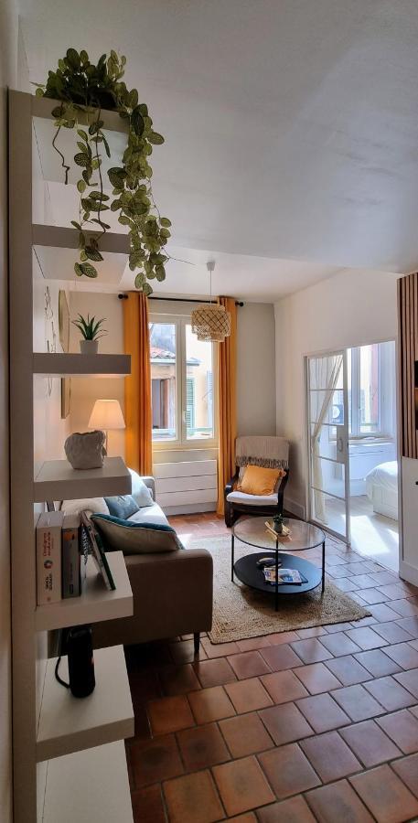 Charming In Vieux Apartment