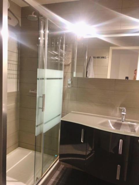 Apartment Luxurious Near The Airport *