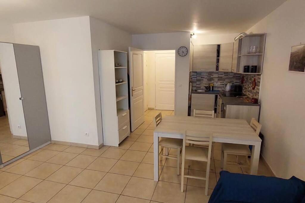 Quartier Des Fleurs, City Centre Apartment *