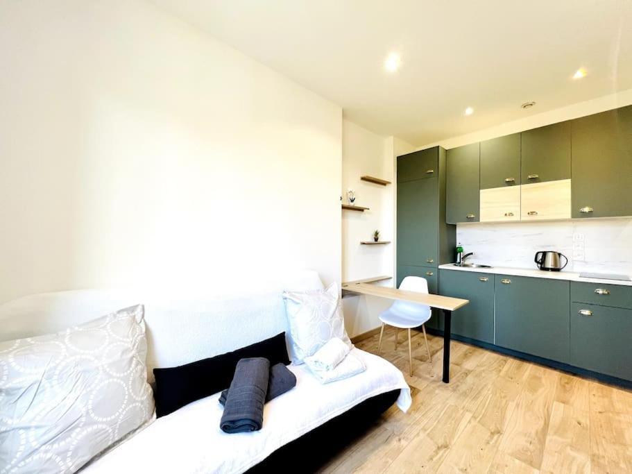 Apartment Le Raphael - A 10 Min De La - Wifi Et Climatisation Nice