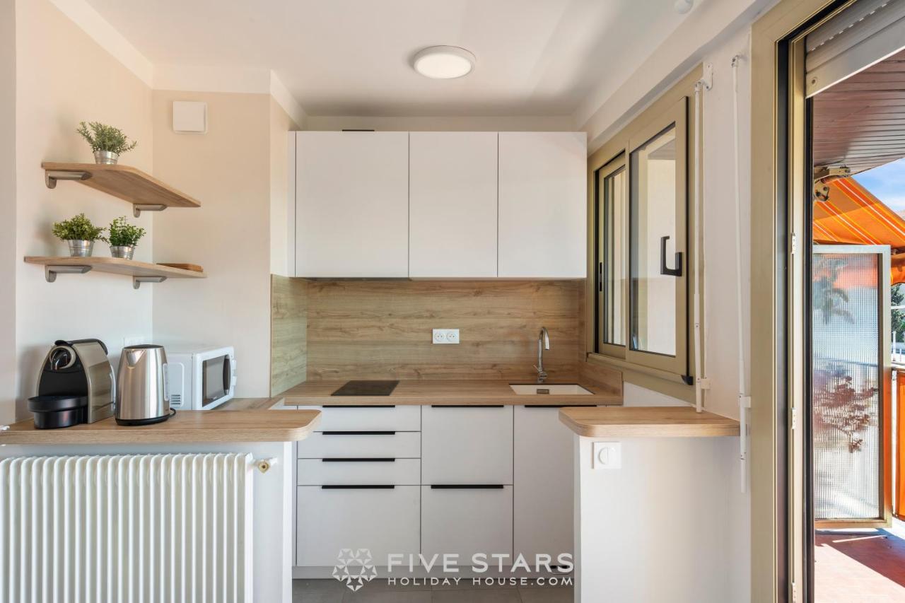 Mini Moon Light Five Stars Holiday House *